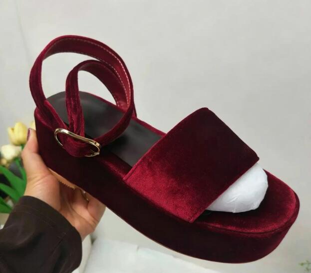 Women'S Shoes Veja - Бордовые бархатные босоножки на танкетке с