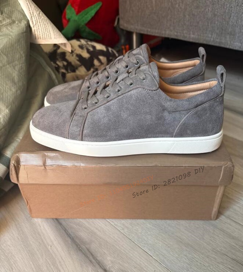 Women'S Shoes Hey Dude - Лаконичные серые замшевые кроссовки на шнуровке