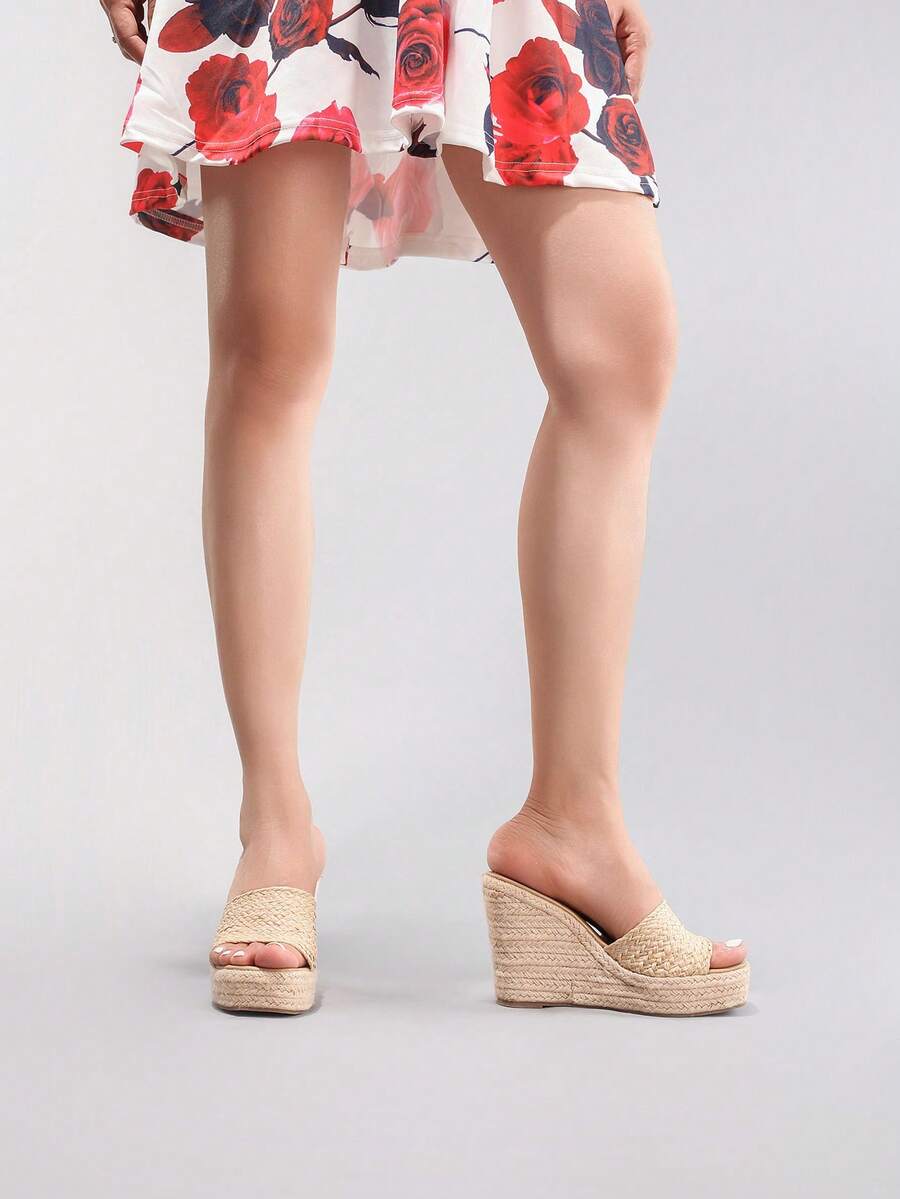 Женские сандалии на платформе  – обзор и цена Cork Wedge Sandal
